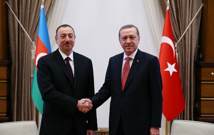 Ilham Aliyev a félicité le Président et le Premier ministre turc